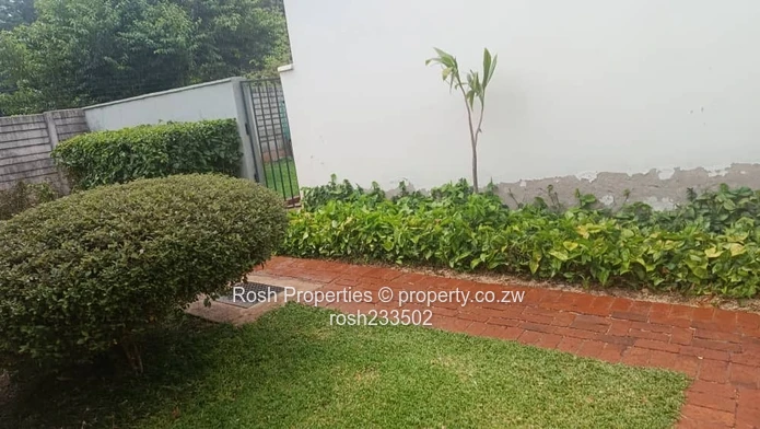 Greendale 2-Bed Garden Flat - Private Garden