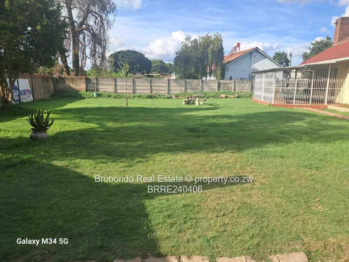 Sunridge House with Harare Drive Frontage for rent!