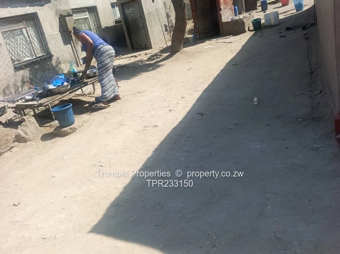 House for sale in St Marys Chitungwiza (Sole Mandate)