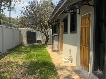 3 Bedroom Flat & Apartment