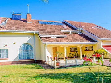 Spacious 6-Bedroom Family Home with Pool in Borrowdale West