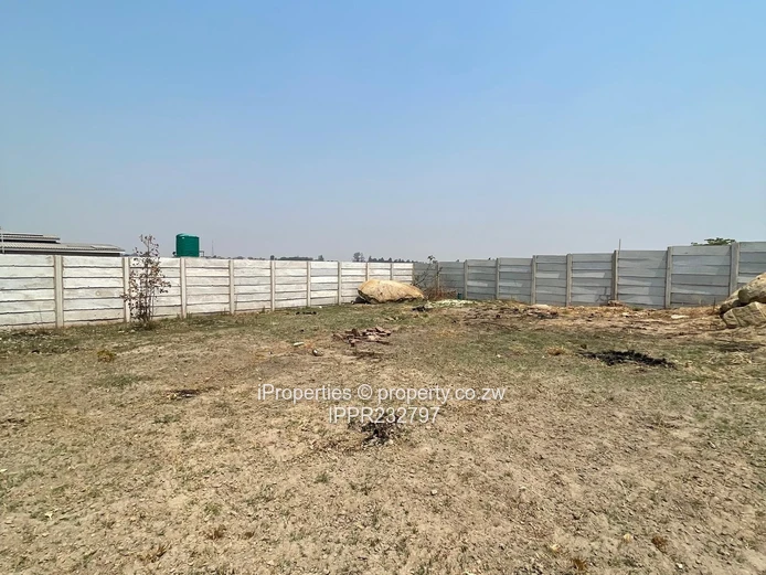 Charming 3-Bedroom Cottage on a Spacious 900+ sqm Stand (Sole Mandate)