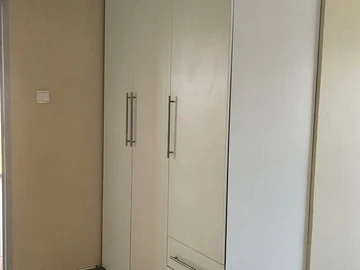 2 Bedroom Flat & Apartment