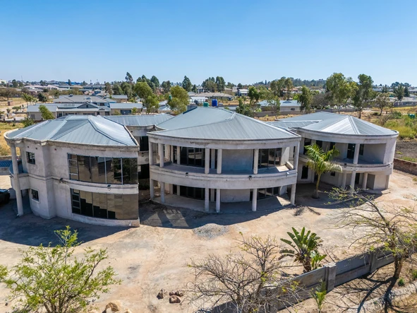 8 Bedroom House