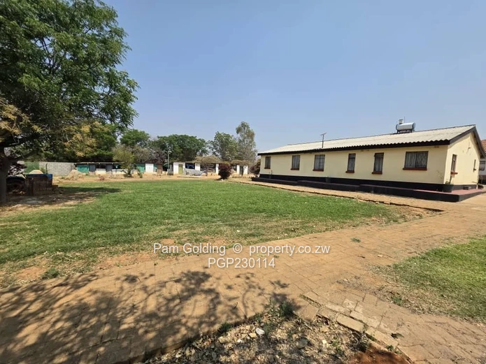 Beautiful off grid plot for sale in Kensington