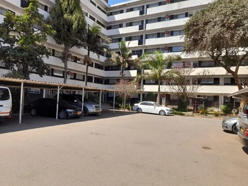 2 Bedroom Flat & Apartment