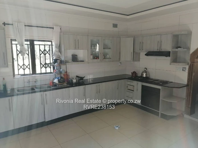 Old Marlborough 5beds house 4269sqm . Potential for redevelopment deeds