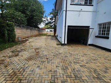 Spacious 5 Bedroomed house
