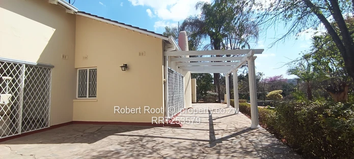 4 bed family home in Greystone Park