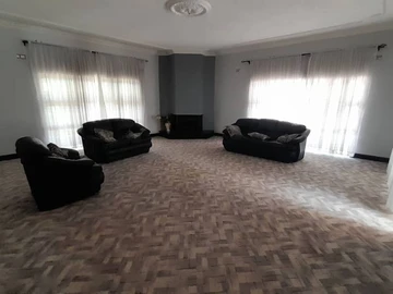 6 Bedroom House