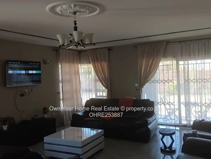Glen View -Bed Tiled Home with Modern Kitchen & Verandah