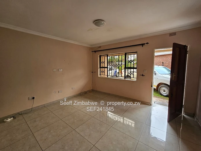 Warm & Inviting 2 bed Cottage to rent in Bluffhill 