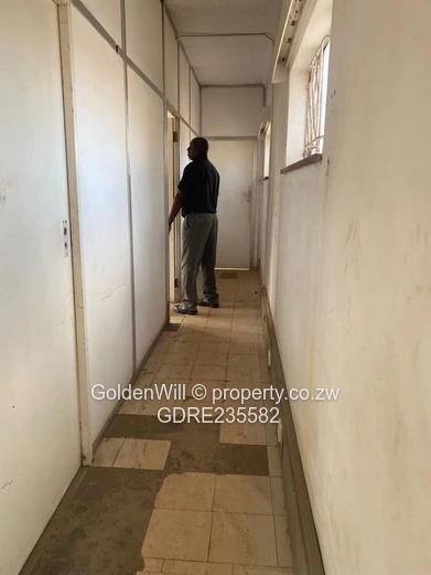 Bluffhill Warehouse for Rental in Madokero 