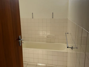 2 Bedroom Flat & Apartment