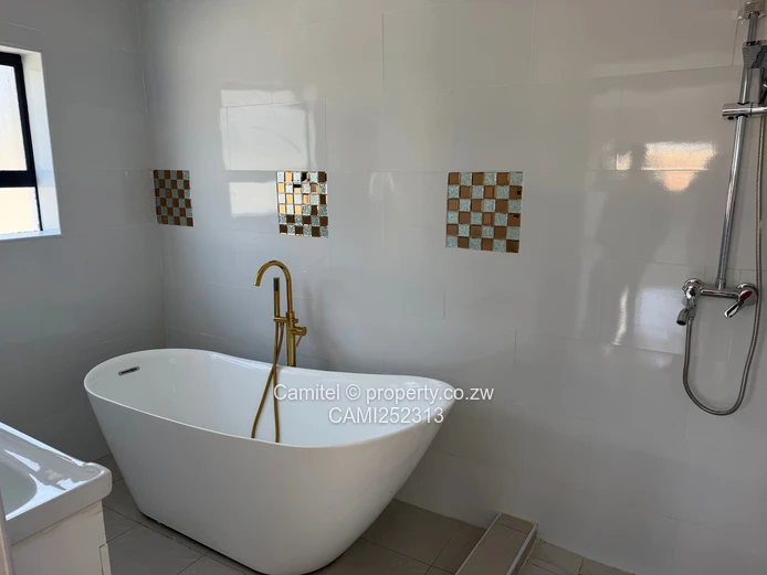 Modern Arlington 4-Bed Townhouse,Borehole ,Solar & 24hr Security