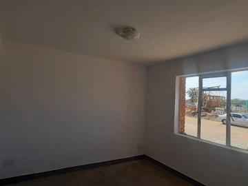 2 Bedroom Flat & Apartment