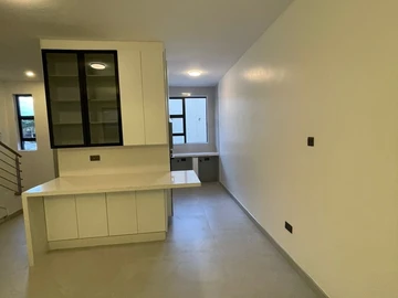 2 Bedroom Flat & Apartment
