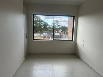 2 Bedroom Flat & Apartment