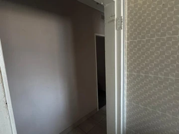 2 Bedroom Flat & Apartment