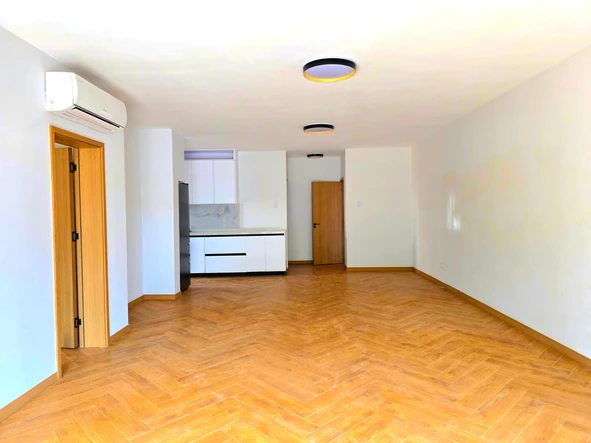 3 Bedroom Flat & Apartment