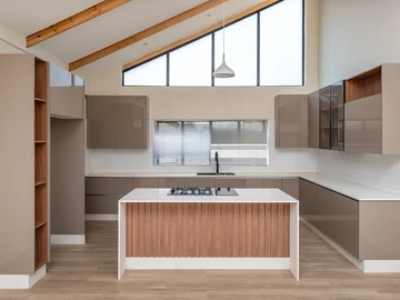 3 Bedroom Flat & Apartment