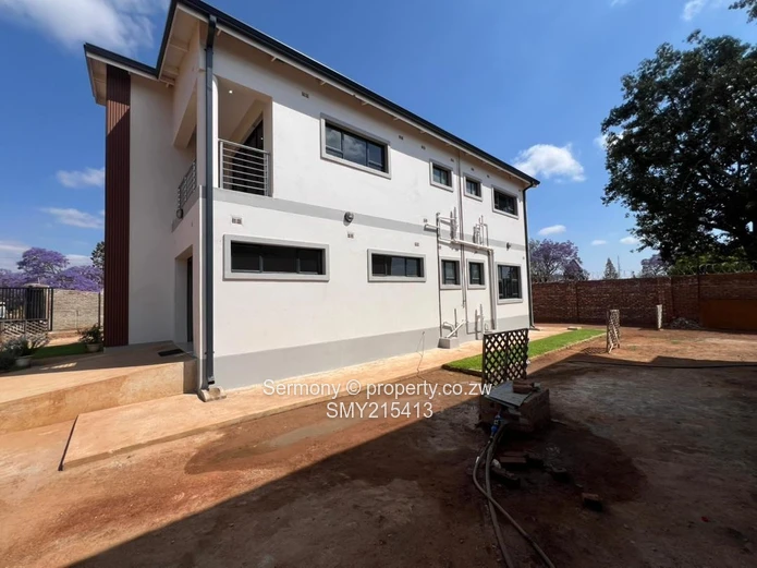 Luxurious 4-Bed Townhouse in Marlborough Up For Grabs 