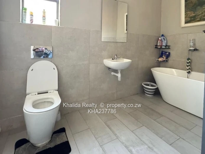 Greendale Peakwood Village Modern House  For Sale 