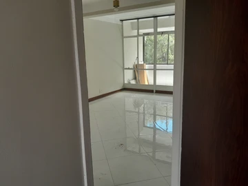 2 Bedroom Flat & Apartment