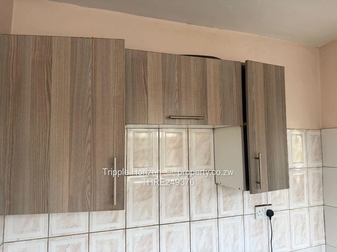 Mainway Meadows 1-Bed Home — Walled, Gate, Fitted Kitchen