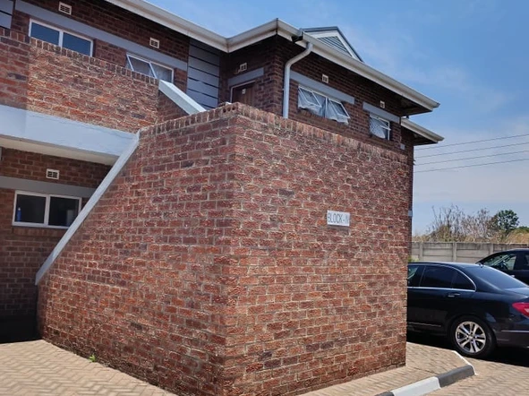 3 Bedroom Flat & Apartment