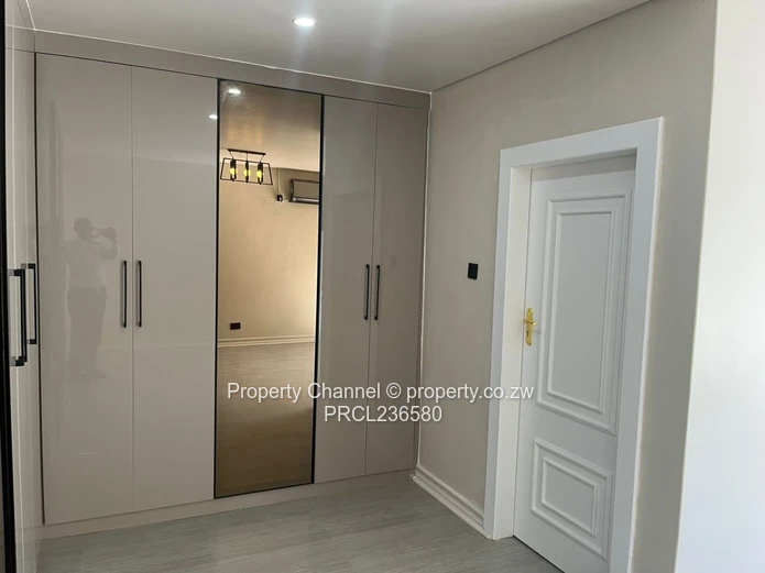 Luxurious 4-Bedroom Borrowdale Brooke House for rent