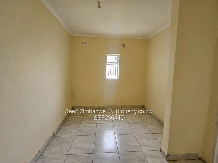 Exclusive 5-Bedroom Residence With Premium Amenities In Monavale 