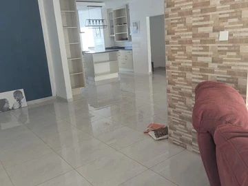 4 Bedroom Flat & Apartment