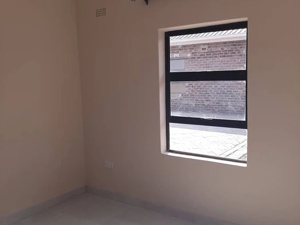 3 Bedroom Flat & Apartment