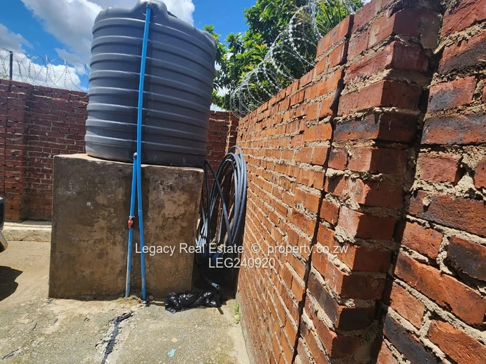 Granary Home with 2 Ensuites, Solar & Borehole