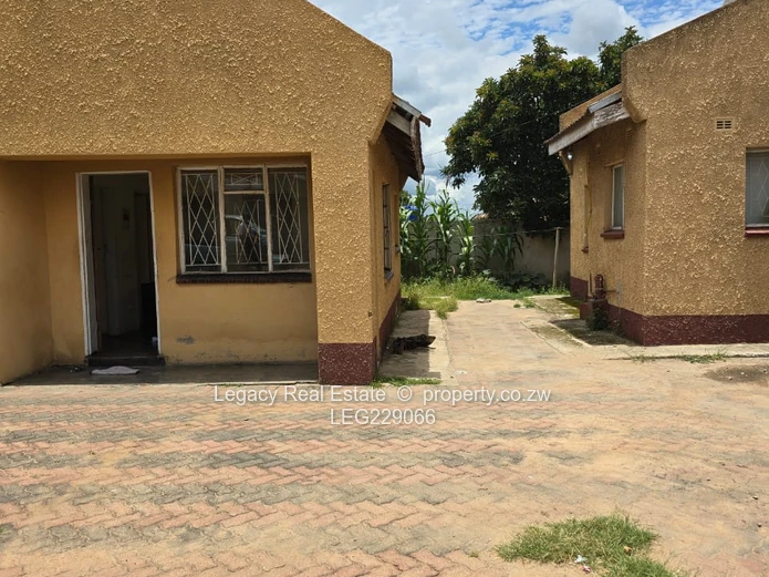 Zimrepark Cottage To Let