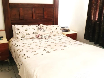 2 Bedroom Flat & Apartment