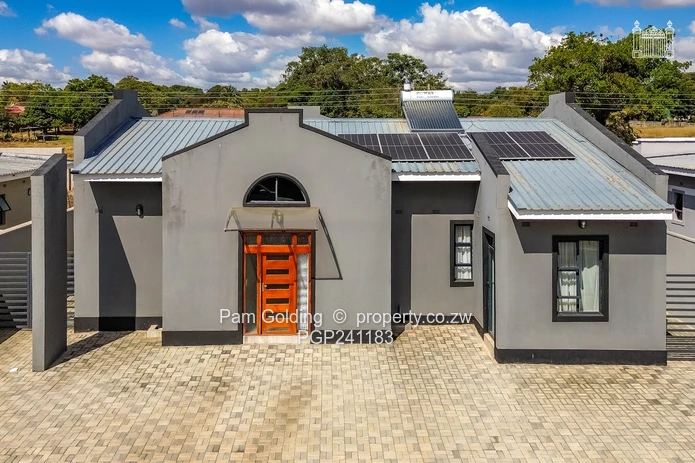 Neat Cluster Home in Peakwood Village!