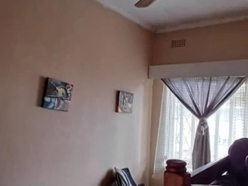 2 Bedroom Flat & Apartment