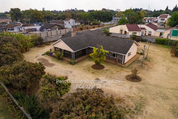 4 Bed In Borrowdale West (Sole Mandate)