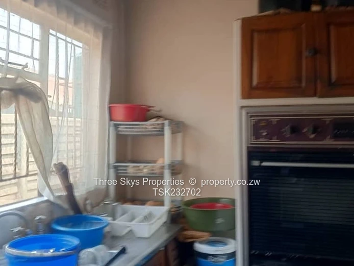 Budiriro House With Borehole