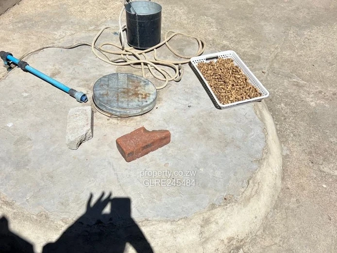 Paved, Walled 4-Bed Home with En-suite & Garden, Ruwa