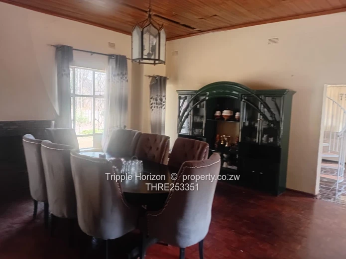 Ballantyne Park: 5-Bed Family Home with Pool & Borehole