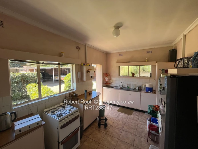 3 bed flat in Mount Pleasant