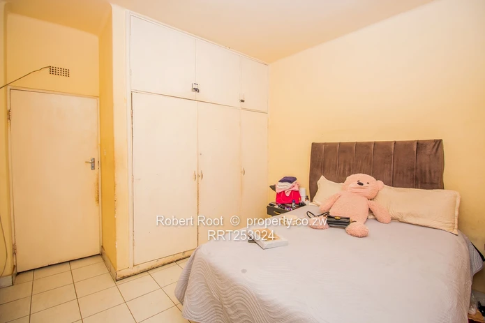 2 Bedroom Flat for Sale in the Avenues