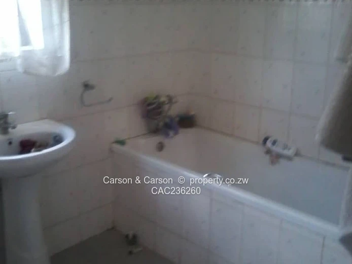 Kambanji: Spacious 3BR/3BA Home on 3800m² with Borehole