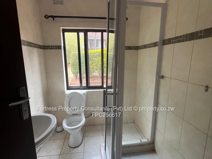 Glen Lorne 5-Bed Home with Borehole & Jacuzzi