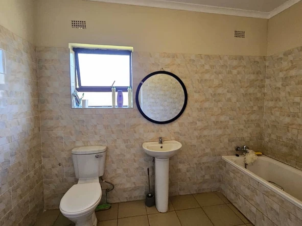 3 Bedroom Flat & Apartment