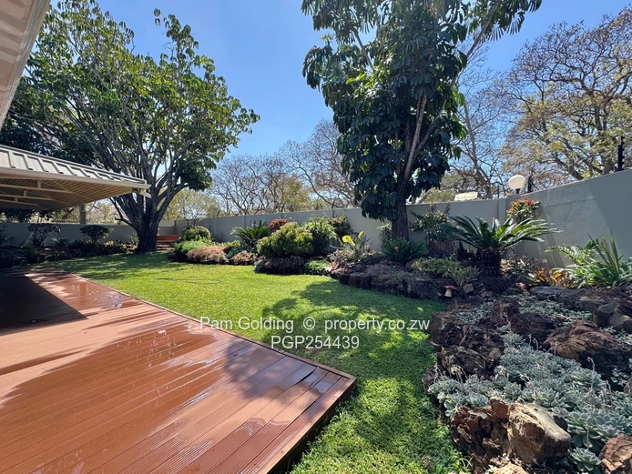 Newlands – Spacious 3 Bedroom Townhouse In Exclusive Complex