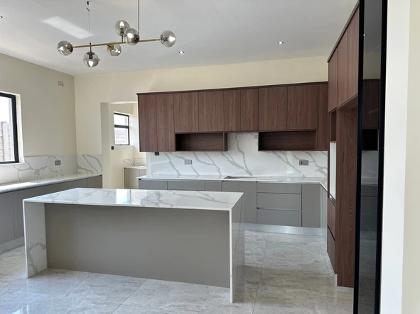 5 Bedroom House